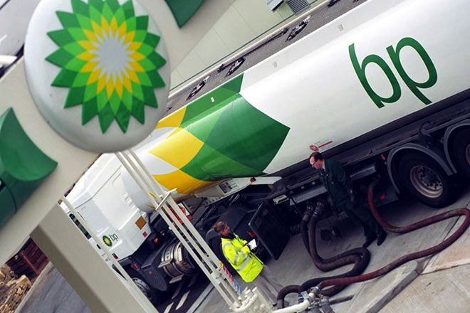 6. BP với năng lực sản xuất 4,1 triệu thùng dầu/ngày. Ra đời năm 1909, BP đã trải qua nhiều thăng trầm và từng là hãng dầu khí lớn thứ 2 thế giới. Hiện nay BP thường được nhắc đến là công ty sản xuất dầu Castrol nhiều hơn là một tập đoàn dầu khí lớn.
